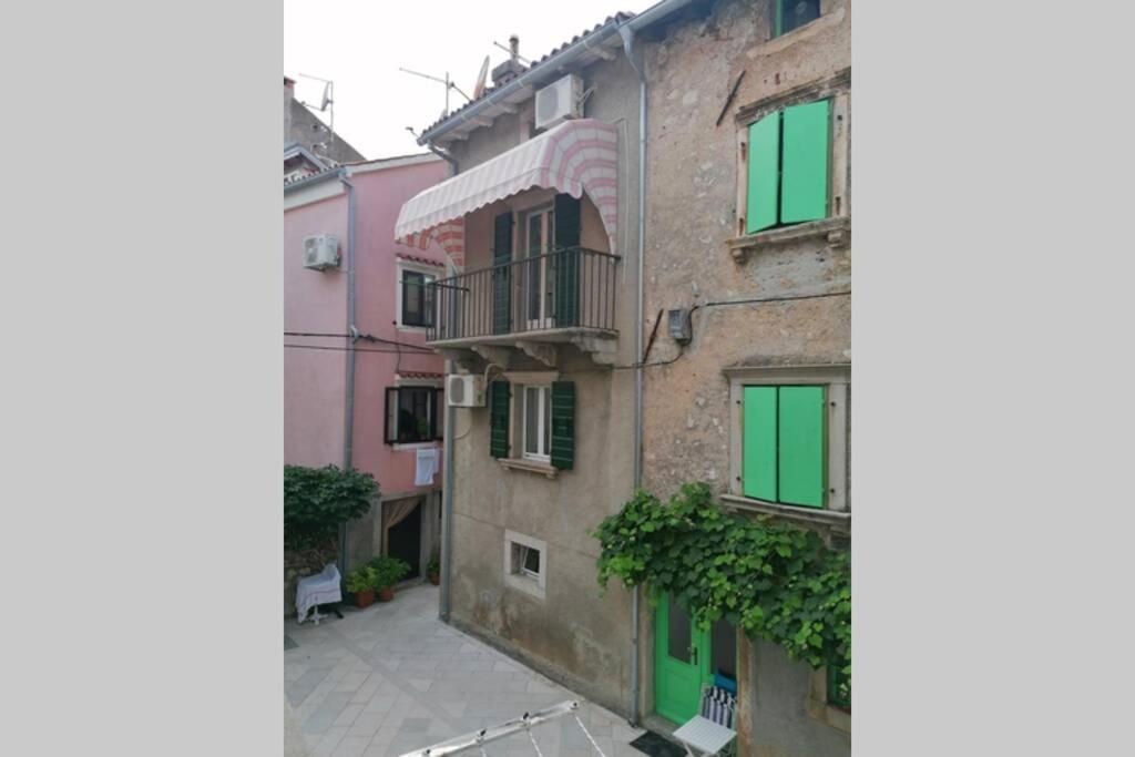 Apartment Veli Dvor Cres Exterior photo